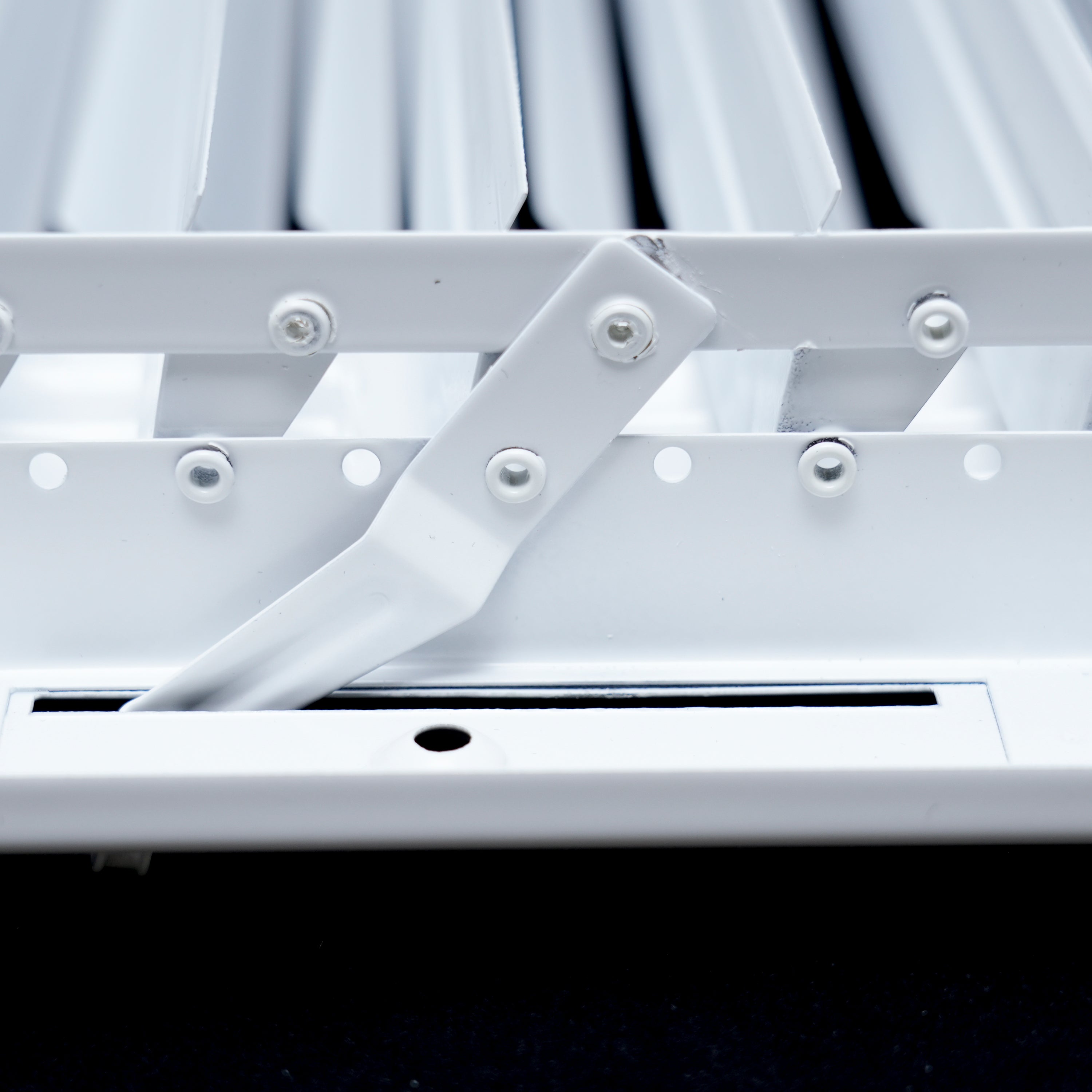 10 x 6-inch White Steel flat stamped supply register, damper mechanism detail